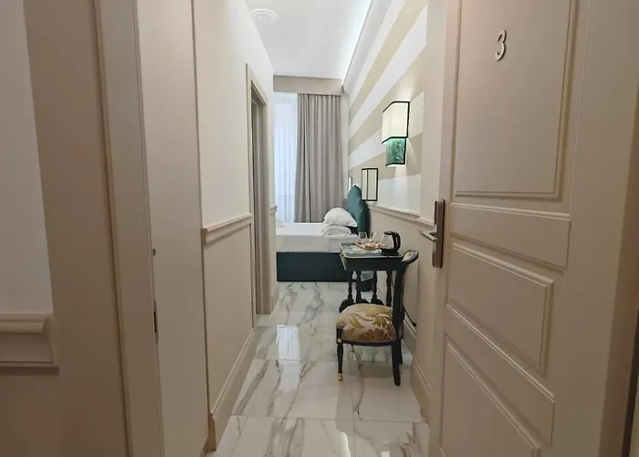 Cozy Luxury Pantheon 4*